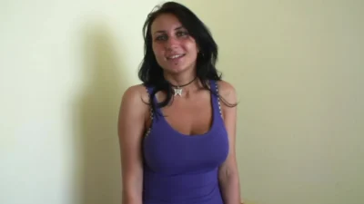 ممارسة الجنس من وجهة نظر المراهقين مع فتاة خجولة تبلغ من العمر 18 عامًا